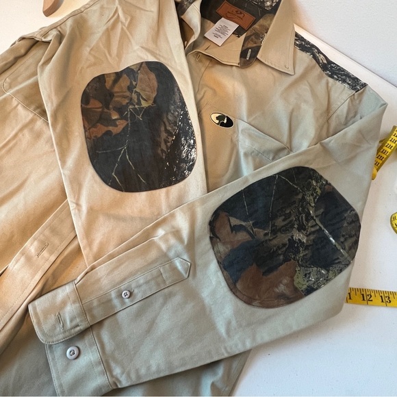 Mossy Oak Heavy Cotton Camo Accent Green Button Down Shirt Medium - Picture 7 of 11